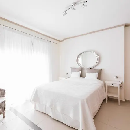 Entire In With Sea Views In Complex