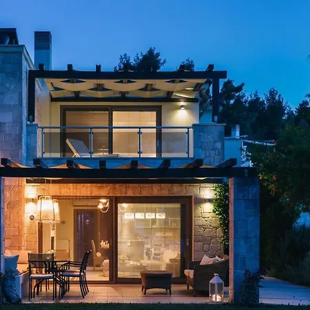 Entire In With Sea Views In Complex Villa