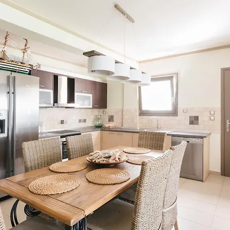 Entire In With Sea Views In Complex *